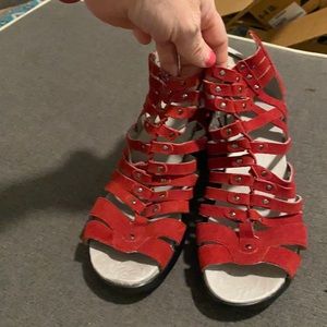 BRAND NEW Red Jambu sandals with zipper back
